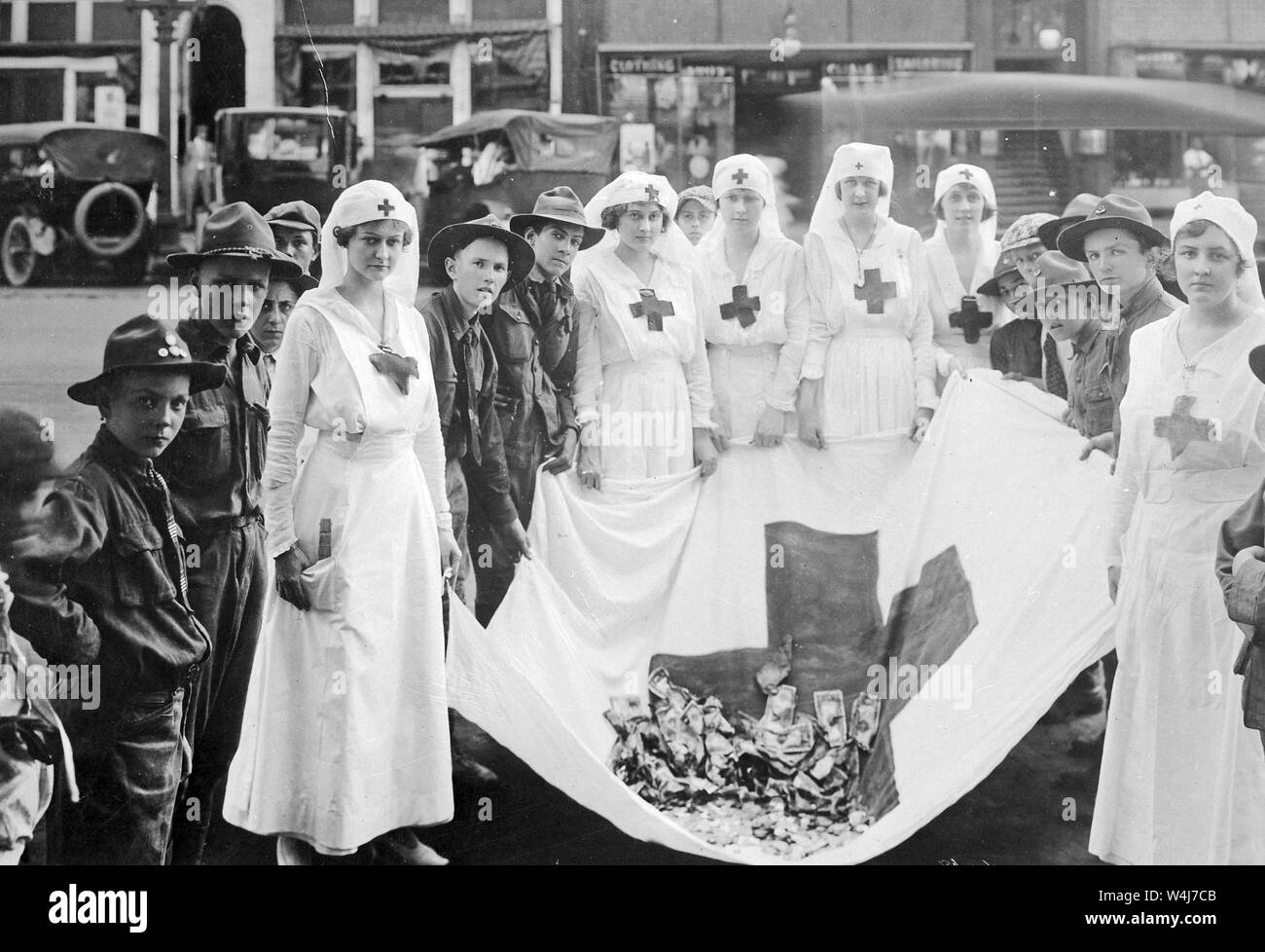 Das amerikanische rote Kreuz Parade und Sammlung 1918 Stockfoto
