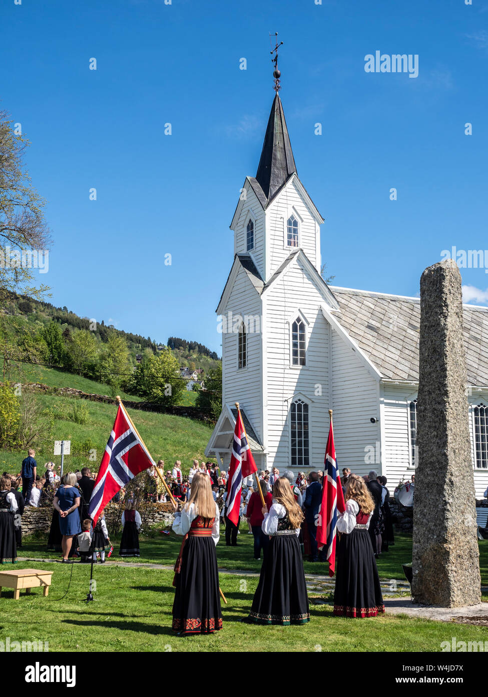 Feier der norwegische Nationalfeiertag, Dorf Hafslo am See Hafslovatn, in der Nähe des Sognefjord, Norwegen Stockfoto