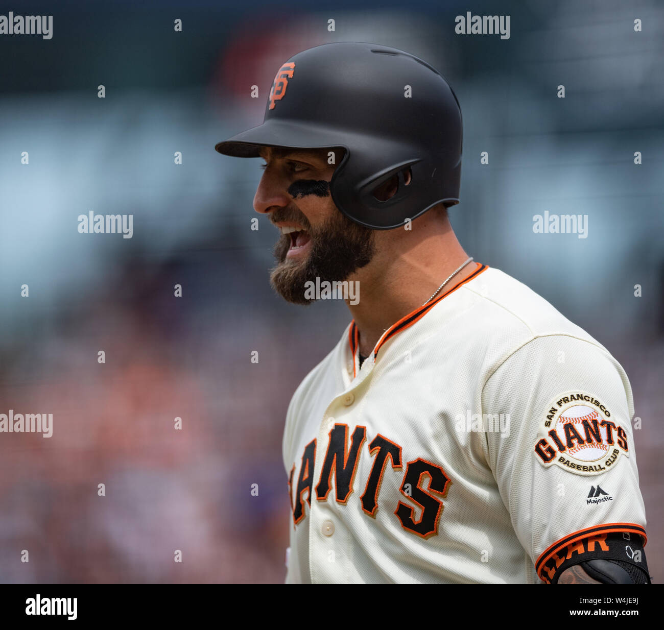 San Francisco, Kalifornien, USA. 21. Juli, 2019. San Francisco Giants Mittelfeldspieler Kevin Säule (1) Wörter durch die Schiedsrichter über Anrufe, während einer MLB Baseball Spiel zwischen den New York Mets und die San Francisco Giants bei Oracle Park in San Francisco, Kalifornien. Valerie Shoaps/CSM/Alamy leben Nachrichten Stockfoto