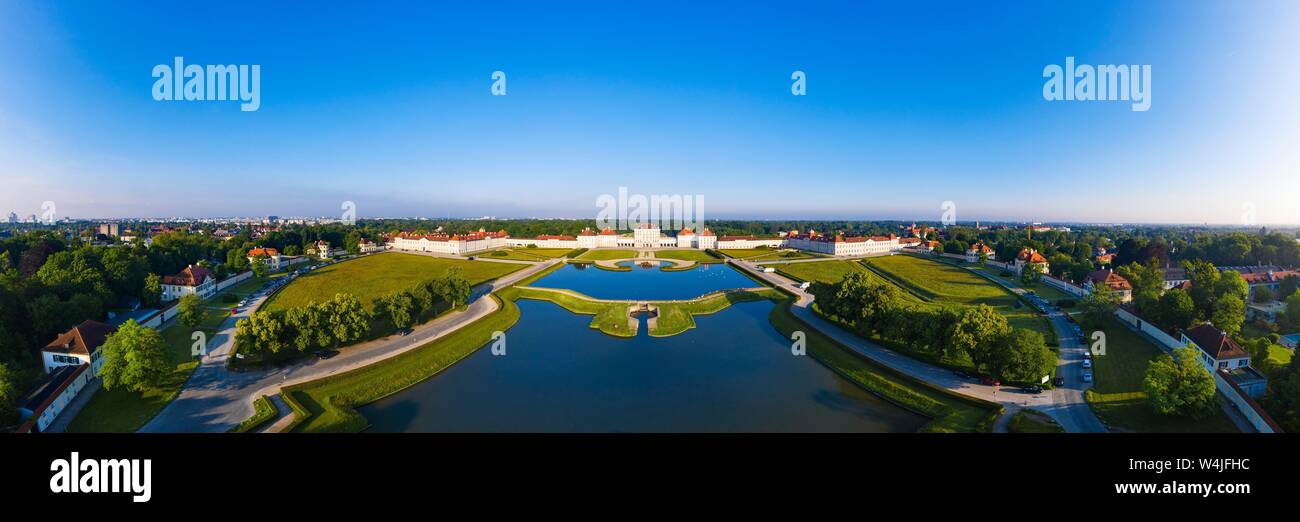 Schloss Nymphenburg mit Schlosspark, Ansicht von Osten, Luftaufnahme, München, Oberbayern, Bayern, Deutschland Stockfoto