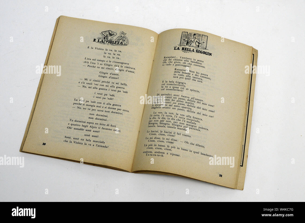Alte faschistische Lieder Soldaten Buch Stockfoto
