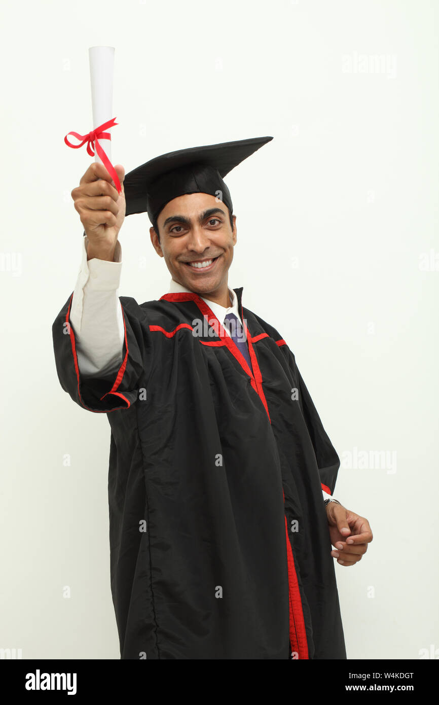 Universitätsstudent feiert Abschluss Stockfoto