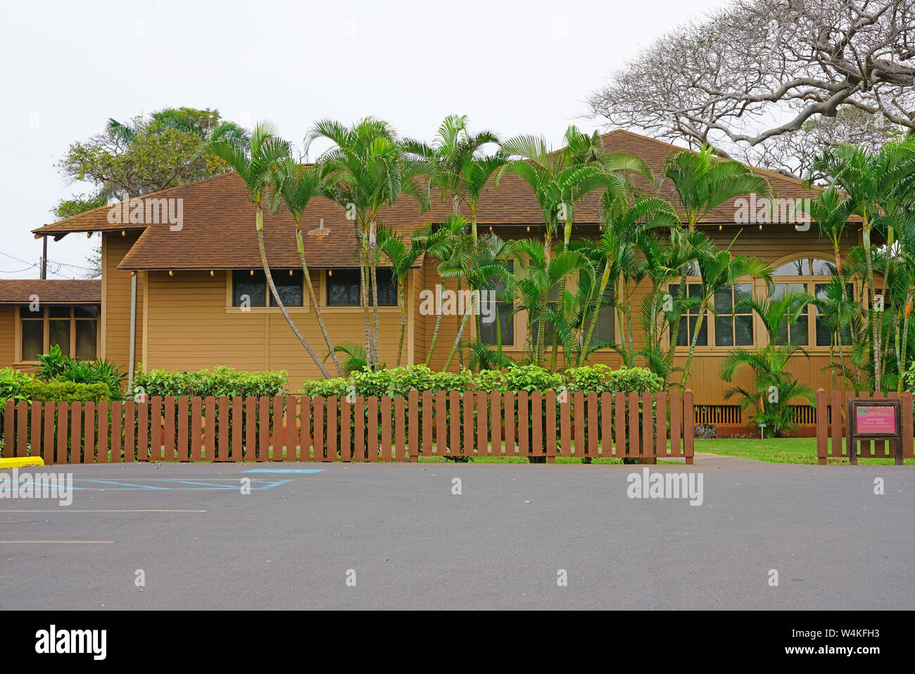 MAUI, HI-1 APR 2018 - Blick auf eine alte Zuckerrohrplantage und Factory und Alexander & Baldwin Sugar Museum, in Puʻunene, Hawaii, Kahului, Maui. Stockfoto