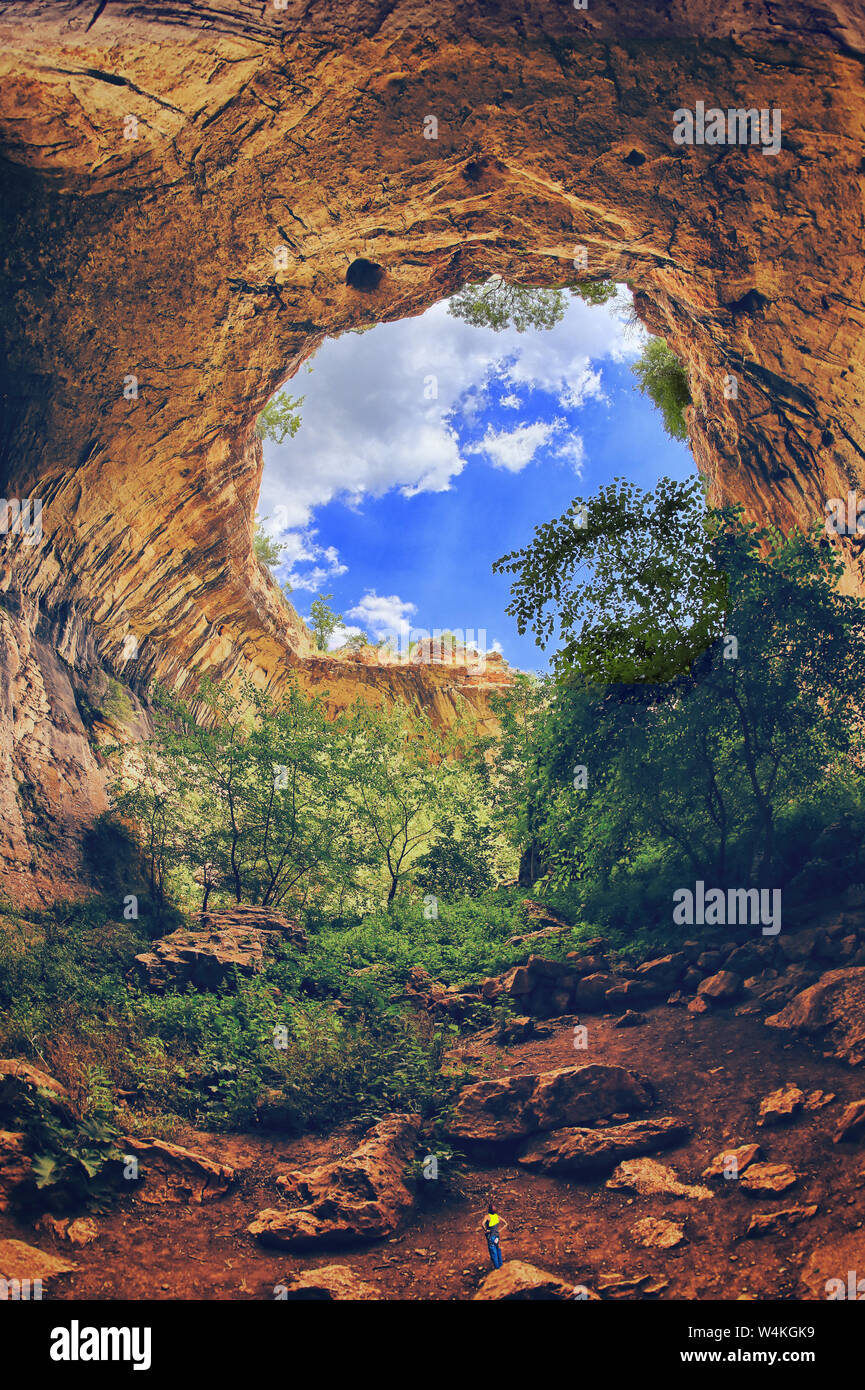 Auge Gottes Prohodna Höhle, Höhle, Bulgarien Stockfoto