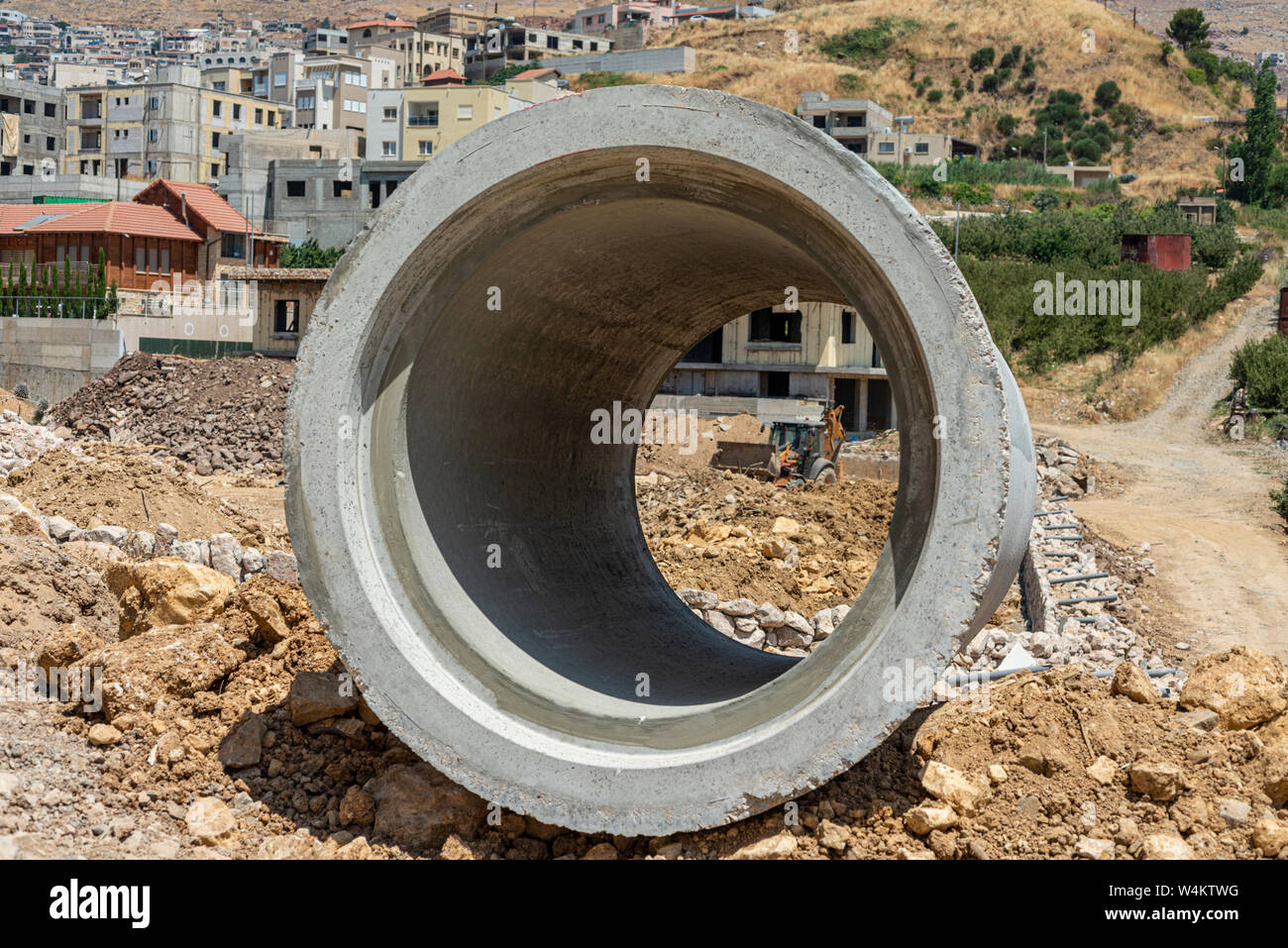 Vorbereitung der Infrastruktur arbeitet in Majdal Shams, Drusen Dorf Stockfoto
