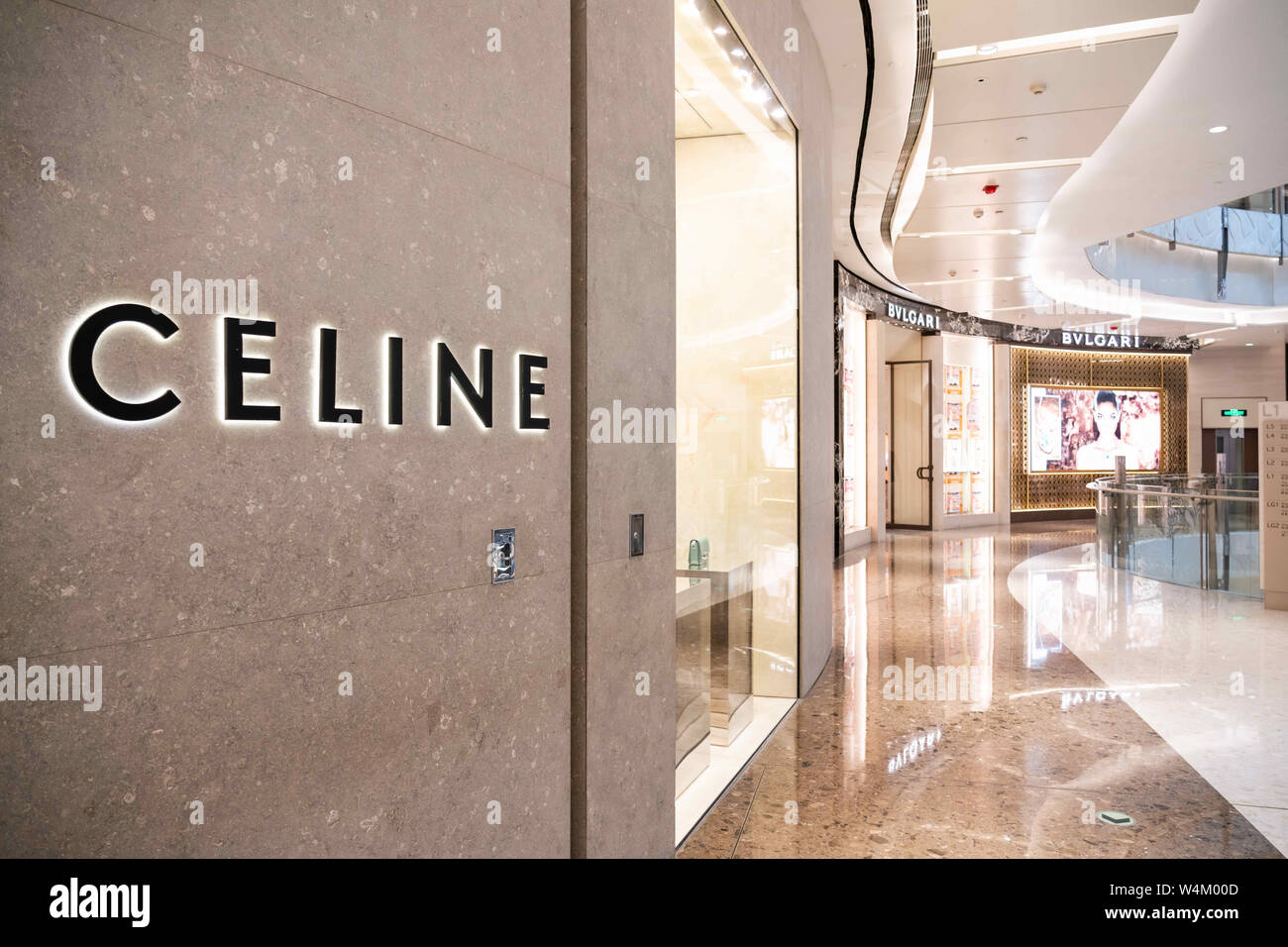 Juli 22, 2019 - Shanghai, China - Französische Luxusgüter Marke Celine, die im Besitz von LVMH Gruppe speichern und Logo in Shanghai gesehen. (Bild: © Alex Tai/SOPA Bilder über ZUMA Draht) Stockfoto