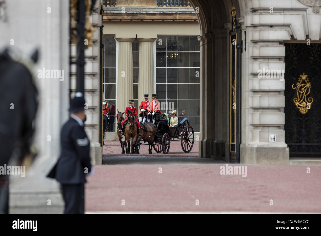 Die Farbe, Geburtstag Parade feiern der Königin außerhalb des Buckingham Palace, London, England, Vereinigtes Königreich Stockfoto