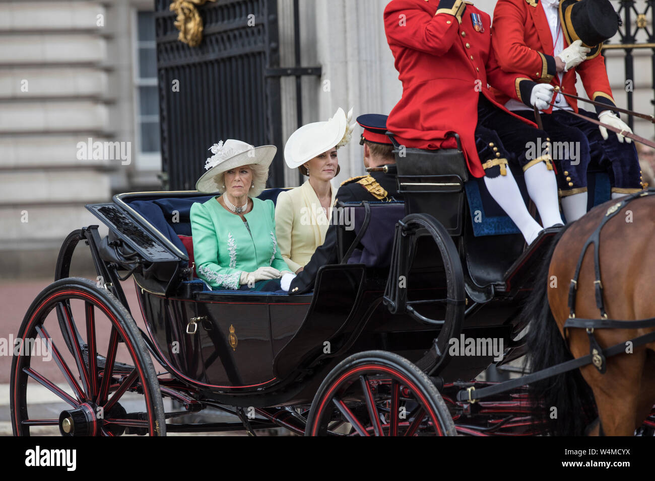 Die Farbe, Geburtstag Parade feiern der Königin außerhalb des Buckingham Palace, London, England, Vereinigtes Königreich Stockfoto