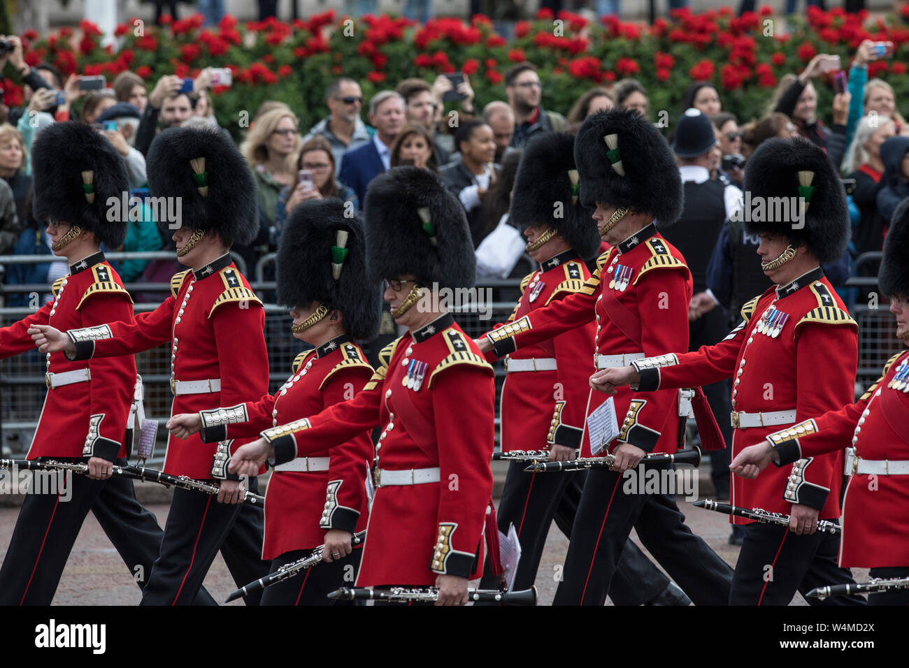 Die Farbe, Geburtstag Parade feiern der Königin außerhalb des Buckingham Palace, London, England, Vereinigtes Königreich Stockfoto