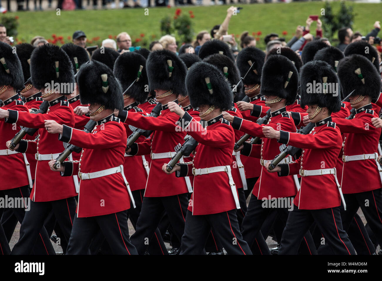 Die Farbe, Geburtstag Parade feiern der Königin außerhalb des Buckingham Palace, London, England, Vereinigtes Königreich Stockfoto