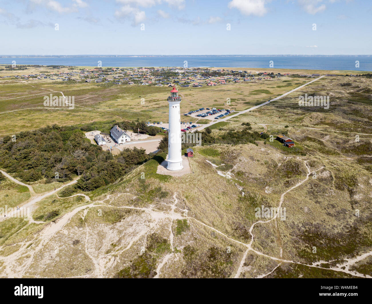 Antenne Drone Ansicht von Lyngvig Leuchtturm in Dänemark Stockfoto