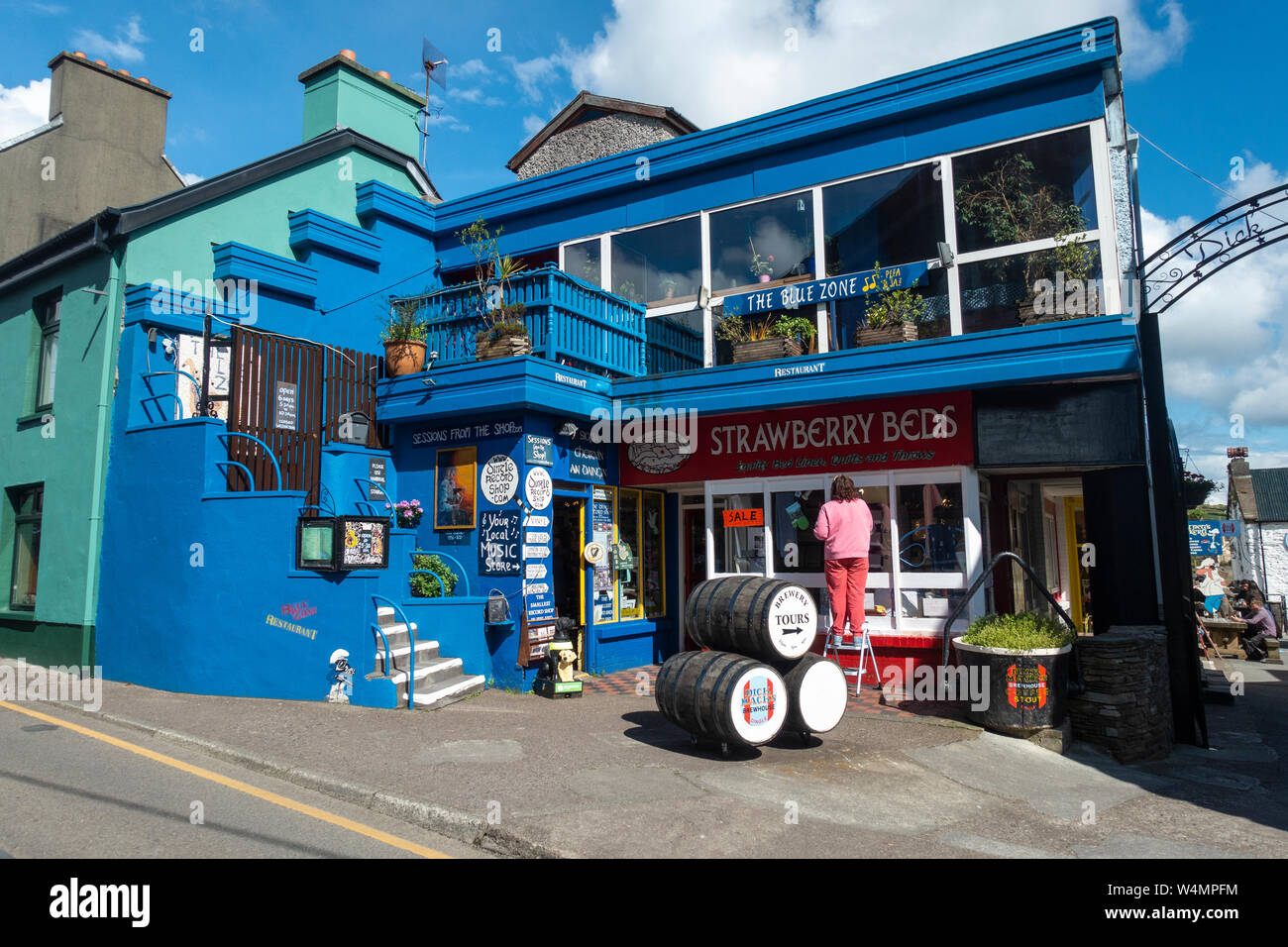 Die blaue Zone Restaurant auf der Grünen Straße in Kenmare, County Kerry, Republik von Irland Stockfoto