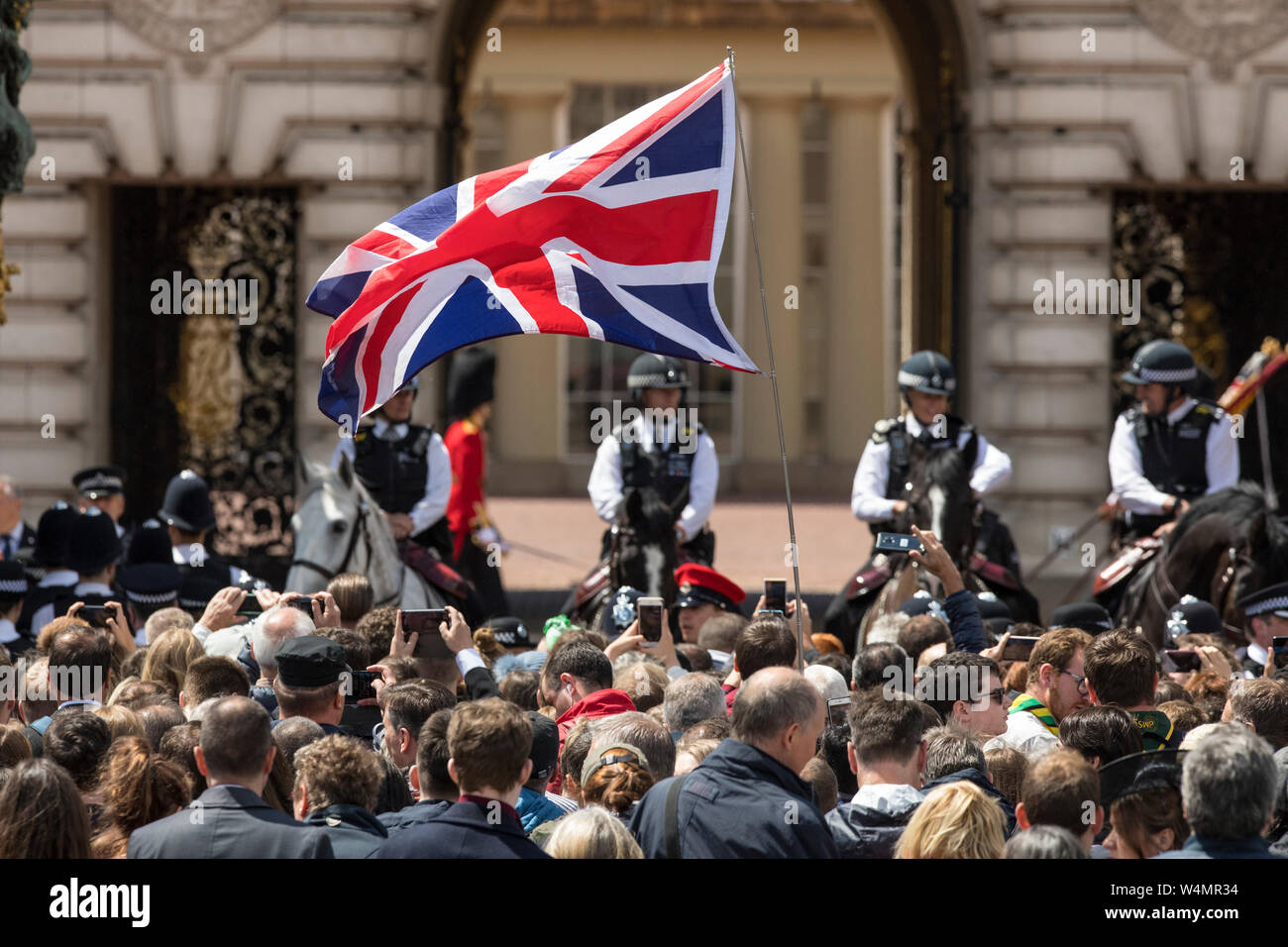 Die Farbe, Geburtstag Parade feiern der Königin außerhalb des Buckingham Palace, London, England, Vereinigtes Königreich Stockfoto