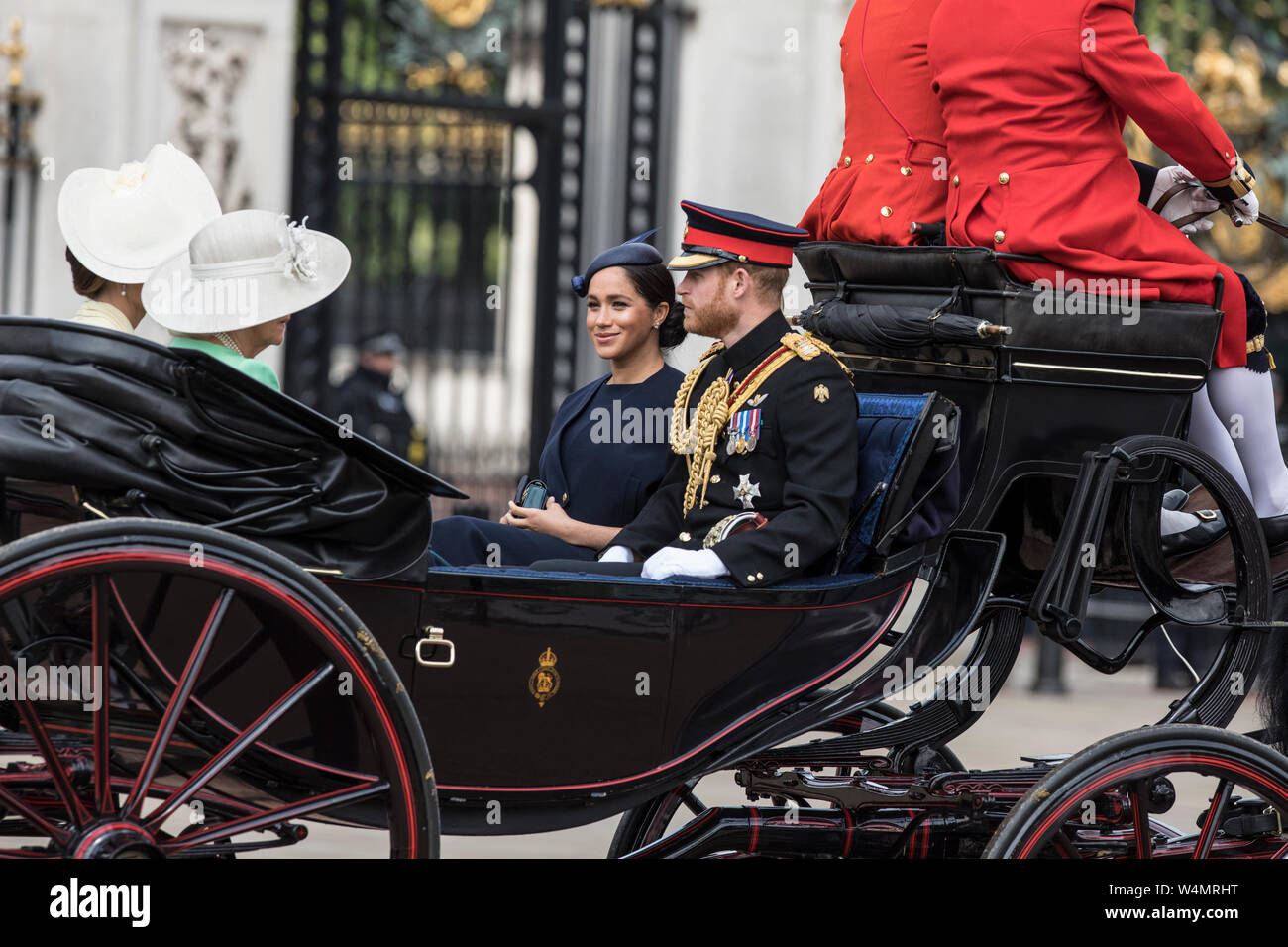 Die Farbe, Geburtstag Parade feiern der Königin außerhalb des Buckingham Palace, London, England, Vereinigtes Königreich Stockfoto