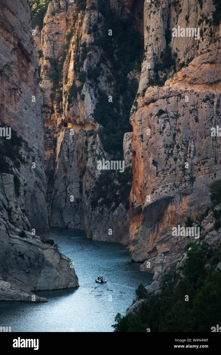 Kajak Überquerung der Congost de Montrebei, Lleida, Spanien. Stockfoto