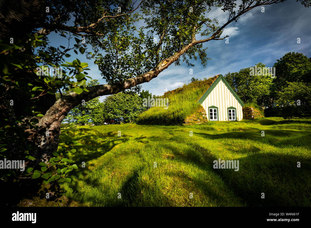 Hofskirkja ist eine isländische historischen Rasen Kirche. Stockfoto