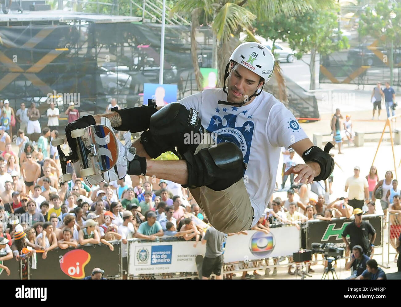 Skater Bob Burnquist während des vertikalen Skate-Weltmeisterschaft, auf dem Praça do Ó Track in Barra da Tijuca in der Stadt Rio de Janei Stockfoto