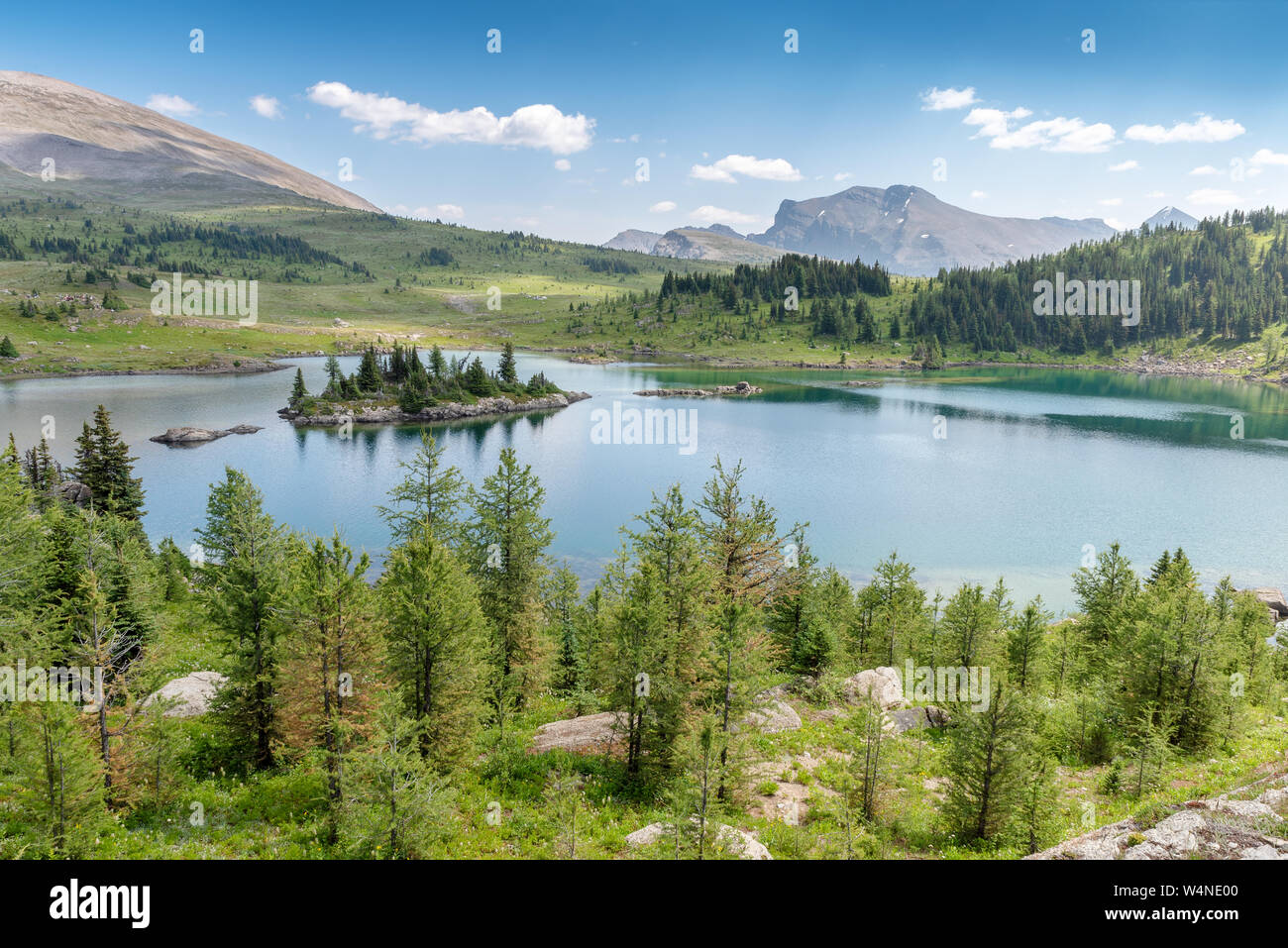 Rock Isle See auf der Grenze der Mount Assiniboine Provincial Park und Banff National Park, Kanada Stockfoto