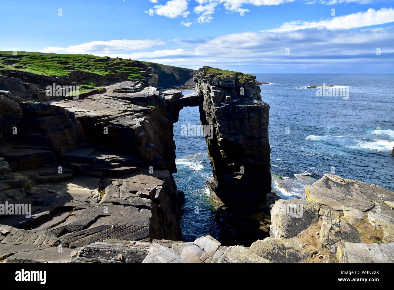 Garthna Geo Meer Stack auf Orkney Stockfoto