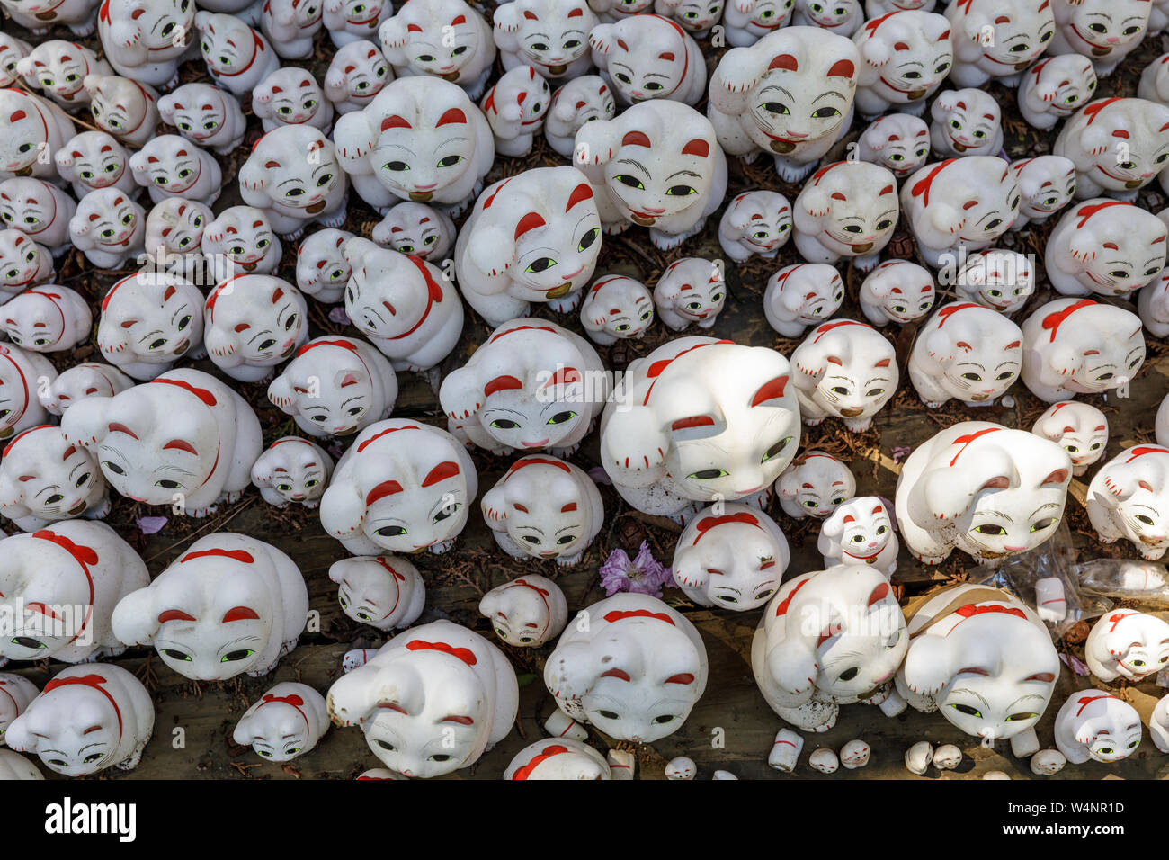 Cat Statuen im Tempel in Setagaya Gotokuji city, Tokio, Japan. Stockfoto