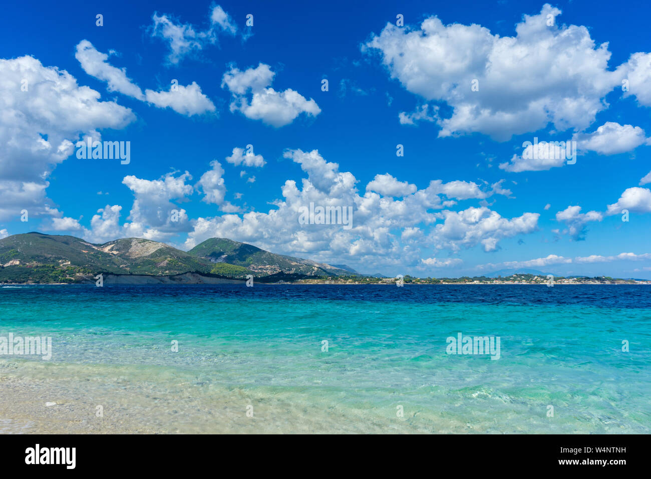 Griechenland, Zakynthos, Paradies wie perfekten Strand und bergigen Landschaft hinter Stockfoto