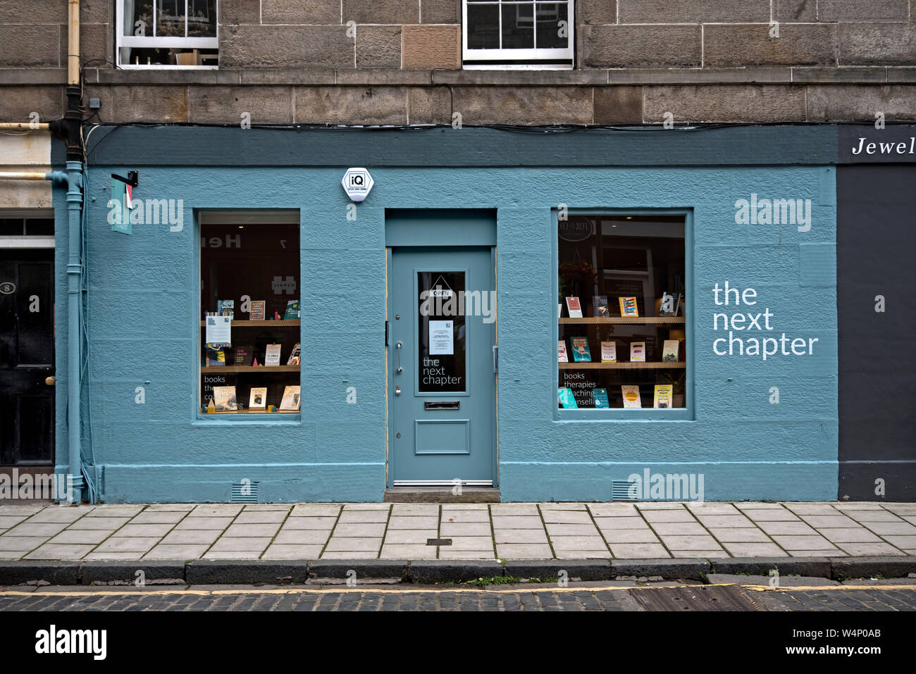 "Das nächste Kapitel" ist eine Buchhandlung und emotionale Wohlbefinden bei William Street, im West End von Edinburgh zu unterstützen. Stockfoto "Das nächste Kapitel" ist eine Buchhandlung und emotionale Wohlbefinden bei William Street, im West End von Edinburgh zu unterstützen. Stockfoto