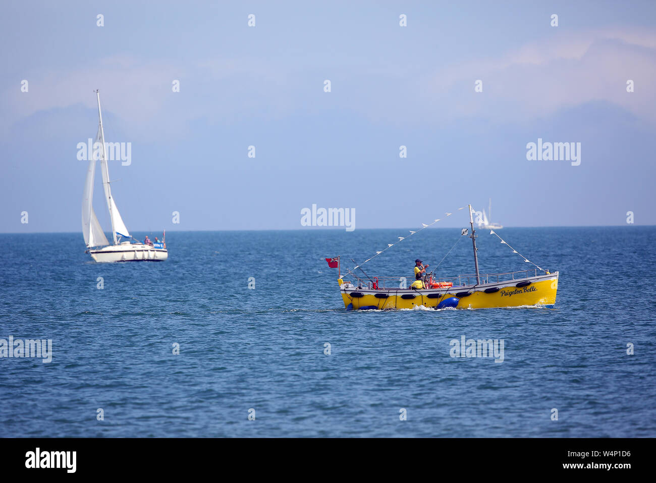 Die paignton Belle Boot dargestellt, eine Yacht auf einem azurblauen Himmel an einem heißen Sommertag. Stockfoto