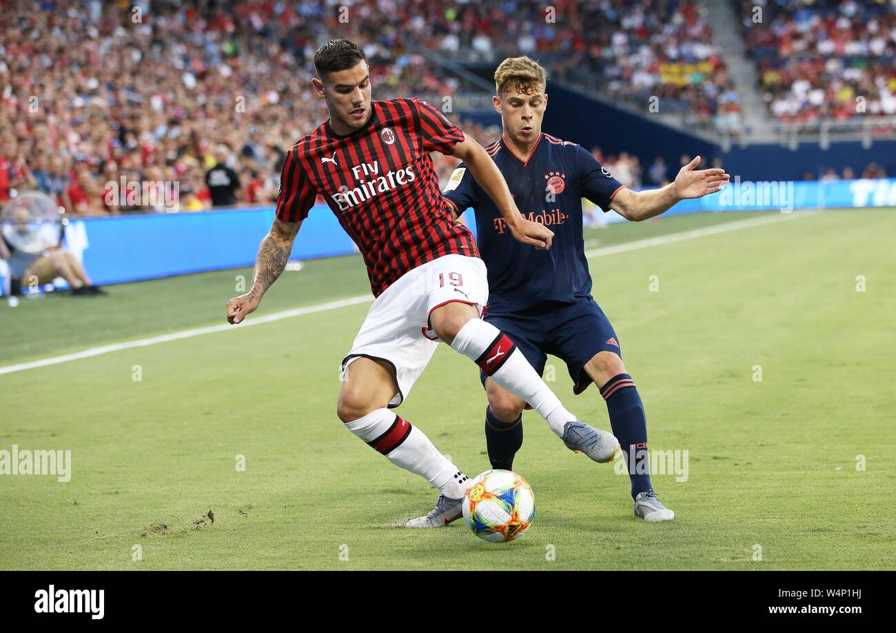 Kansas City, USA. 24. Juli 2019. firo: 23.07.2019 Fuvuball, Fußball: 1. Bundesliga, Saison 2019/2020 AC Mailand, Test, Test, Freundschaftsspiel, gegen FCB Bayern München München, Audi Sommer Tour USA, Internationale Champions Cup 0:1 FCB Joshua Kimmich, Duellen, Duell, AC Theo Hernv° Méndez, Hernandez, | Verwendung der weltweiten Kredit: dpa/Alamy leben Nachrichten Stockfoto