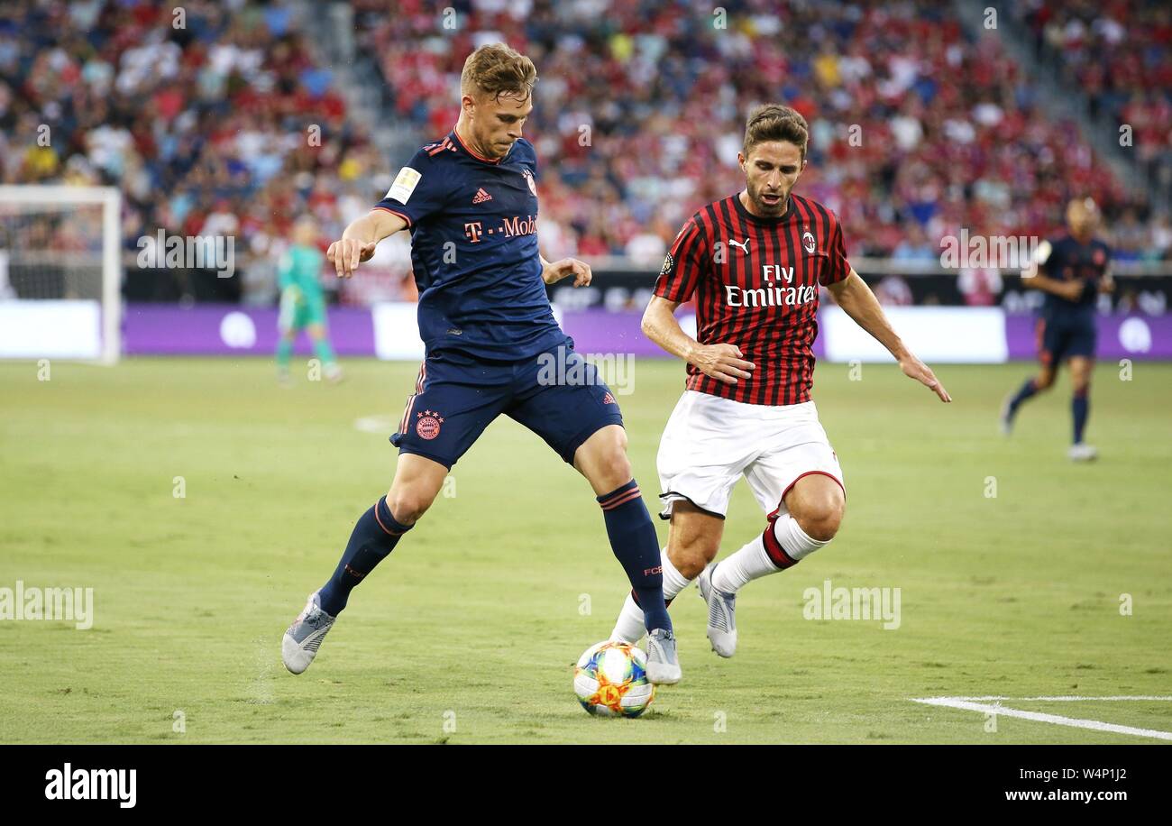 Kansas City, USA. 24. Juli 2019. firo: 23.07.2019 Fuvuball, Fußball: 1. Bundesliga, Saison 2019/2020 AC Mailand, Freundschaftsspiel, Test, Freundschaftsspiel, gegen den FC Bayern München München, Audi Sommer Tour USA, Internationale Champions Cup 0:1 AC Fabio Borini, Duellen, Duell, FCB Joshua Kimmich, | Nutzung der weltweiten Kredit: dpa/Alamy leben Nachrichten Stockfoto