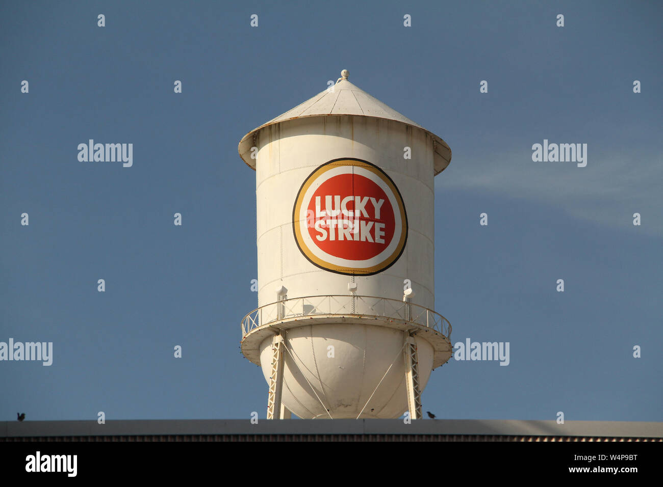 Die Lucky Strike Wassertank in die American Tobacco Historic District in Durham, NC, USA Stockfoto