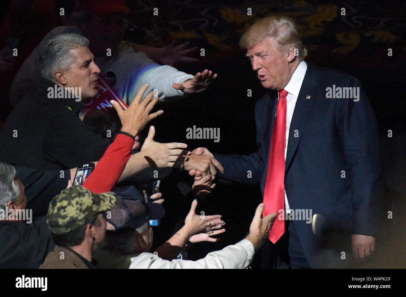 Eine Rallye war für republikanische Präsidentenkandidat Donald Trump in der Mohegan Sun Arena in Wilkes-Barre, Pennsylvania statt. Stockfoto