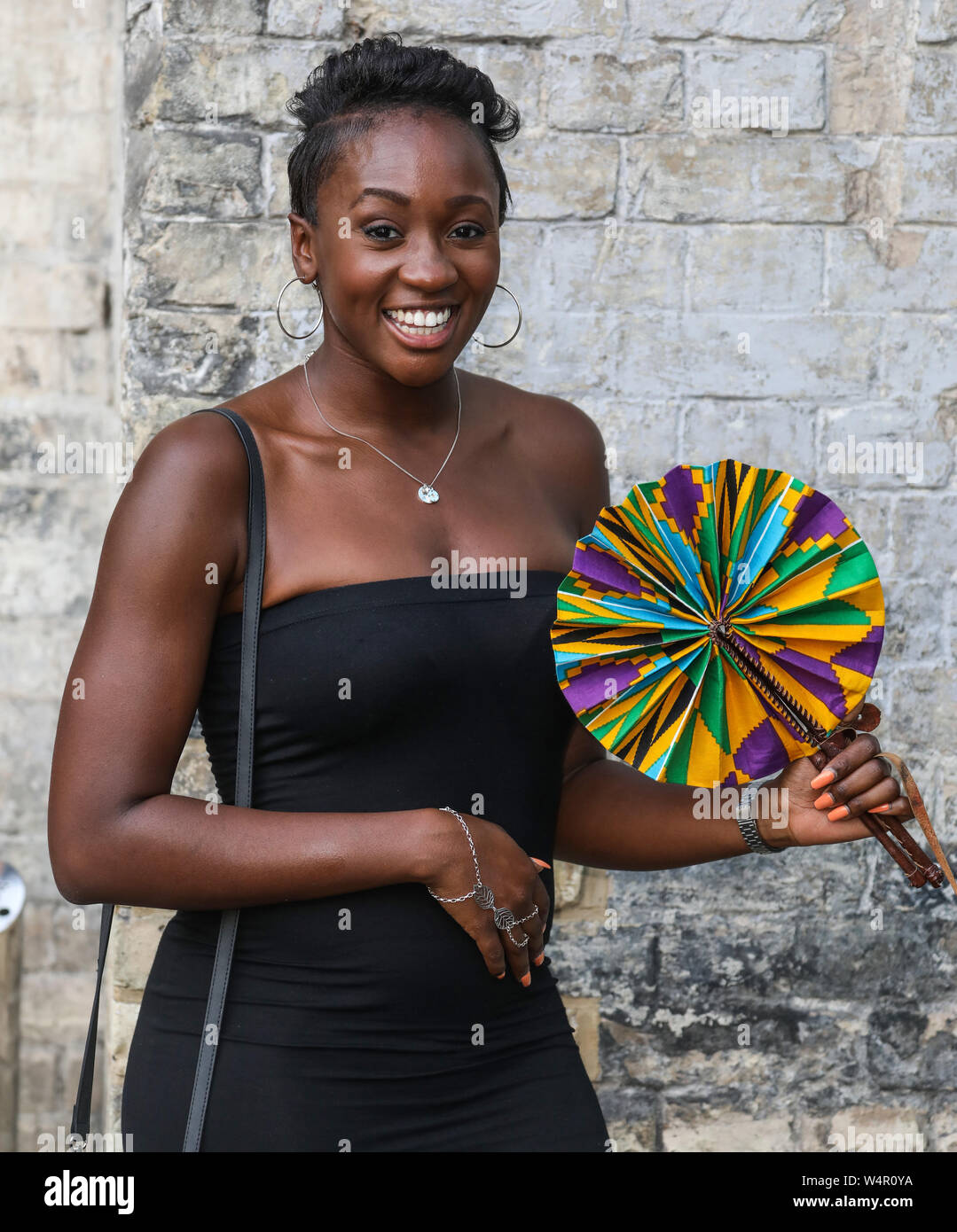 London, Großbritannien. 24. Juli, 2019. Remel London an der Eröffnung der Nacht der Friseur Chronik im Roundhouse in London Quelle: SOPA Images Limited/Alamy leben Nachrichten Stockfoto