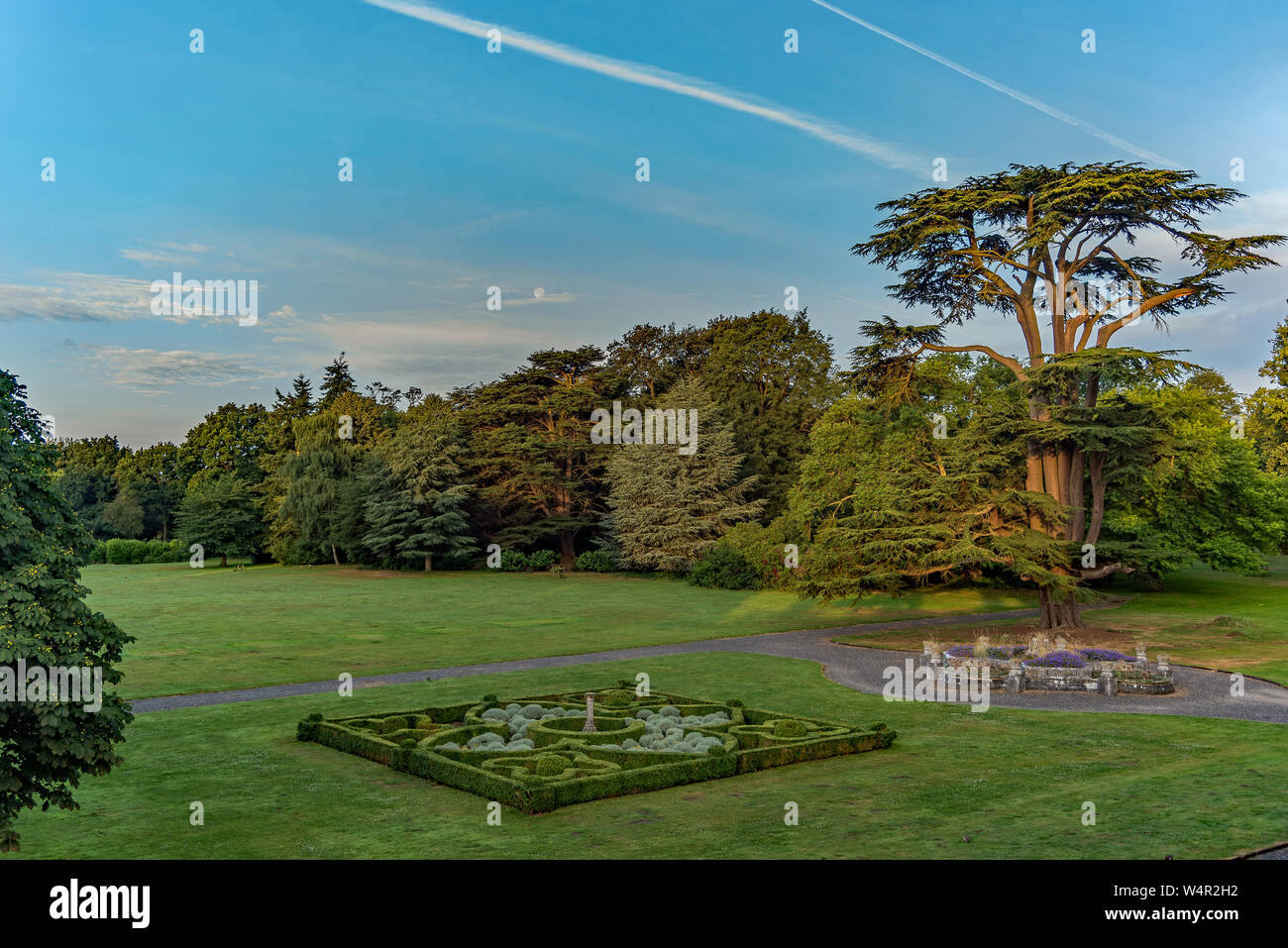 Cobham Hall - South Lawn und Mond. Stockfoto