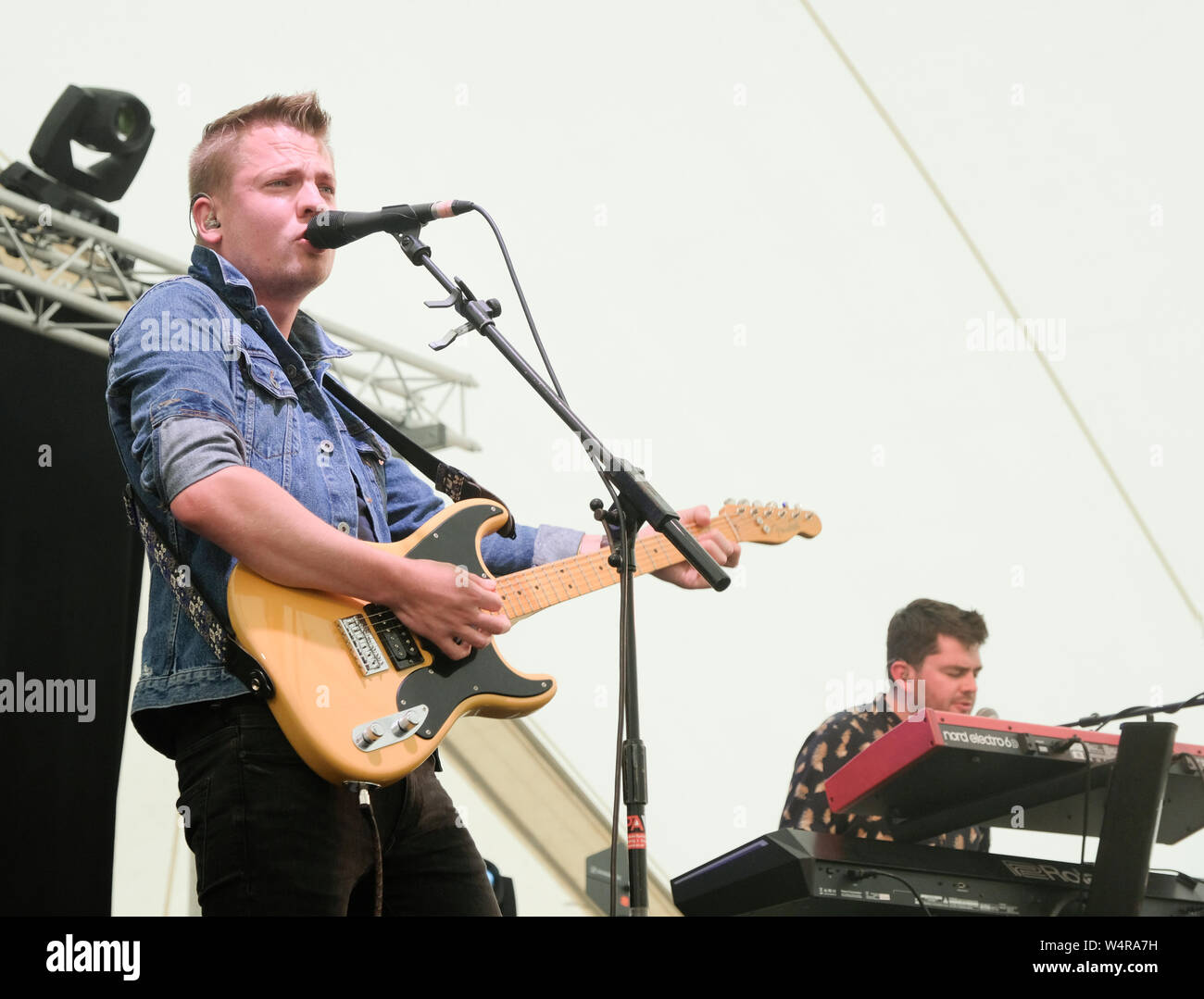 Schottische Band, Gezeiten Linien führen an die Larmer Tree Festival, UK. Juli 21, 2019 Stockfoto