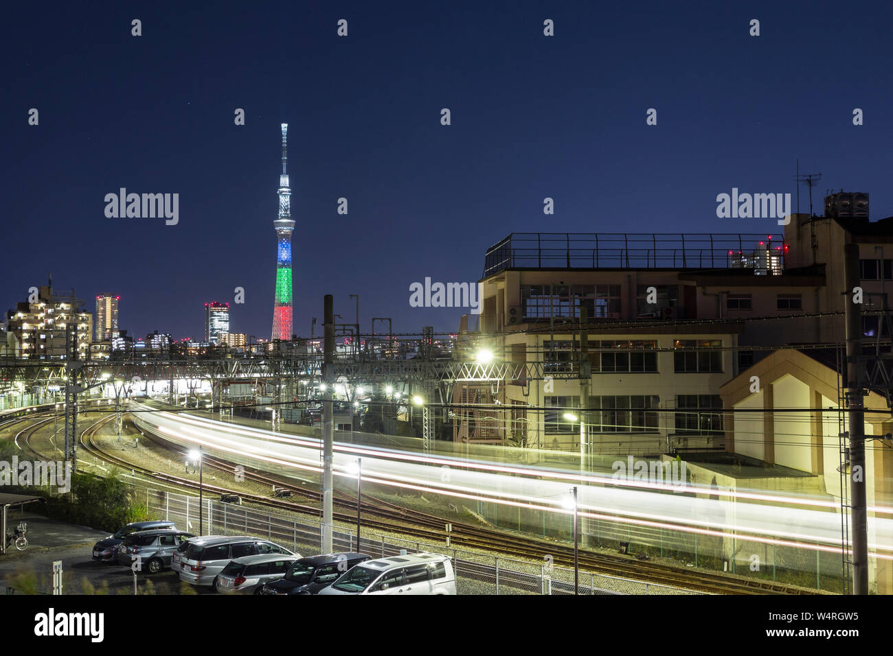 Beleuchtete Skytree Tokyo Tower bei Nacht in Tokio, Japan Stockfoto