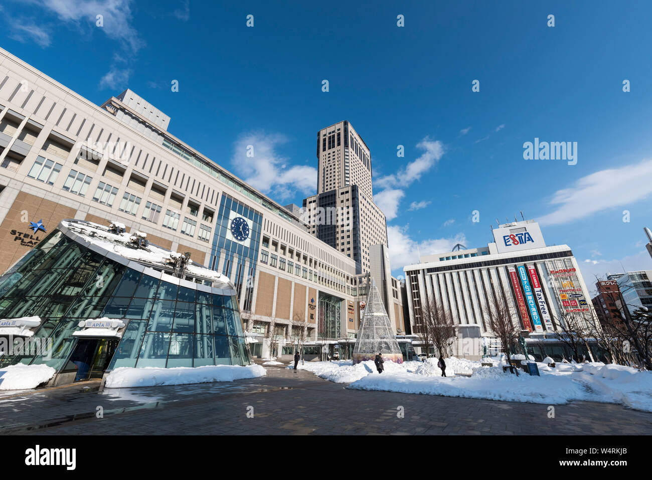 Turm und JR Sapporo Station im Winter, Sapporo, Hokkaido, Japan Stockfoto