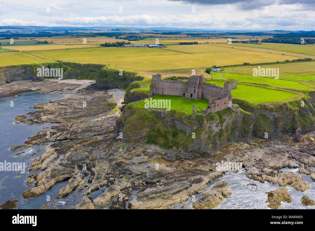 Luftaufnahme von Tantallon Castle in East Lothian, Schottland, Großbritannien Stockfoto