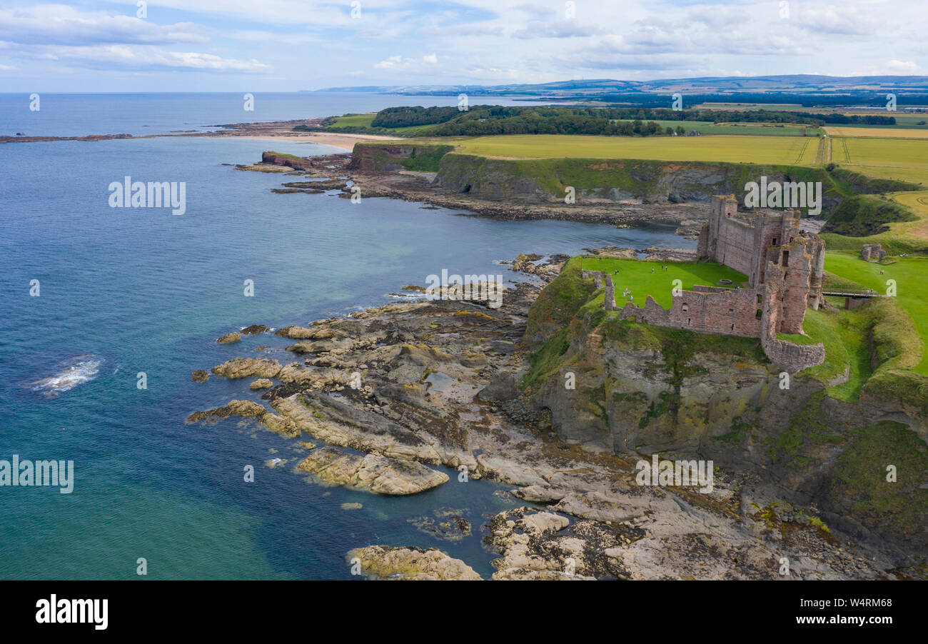 Luftaufnahme von Tantallon Castle in East Lothian, Schottland, Großbritannien Stockfoto