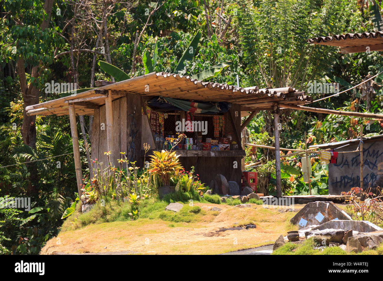 Kleine lokale Shop im Bena traditionelles Dorf, in der Nähe von Bajawa, Flores, Indonesien Stockfoto