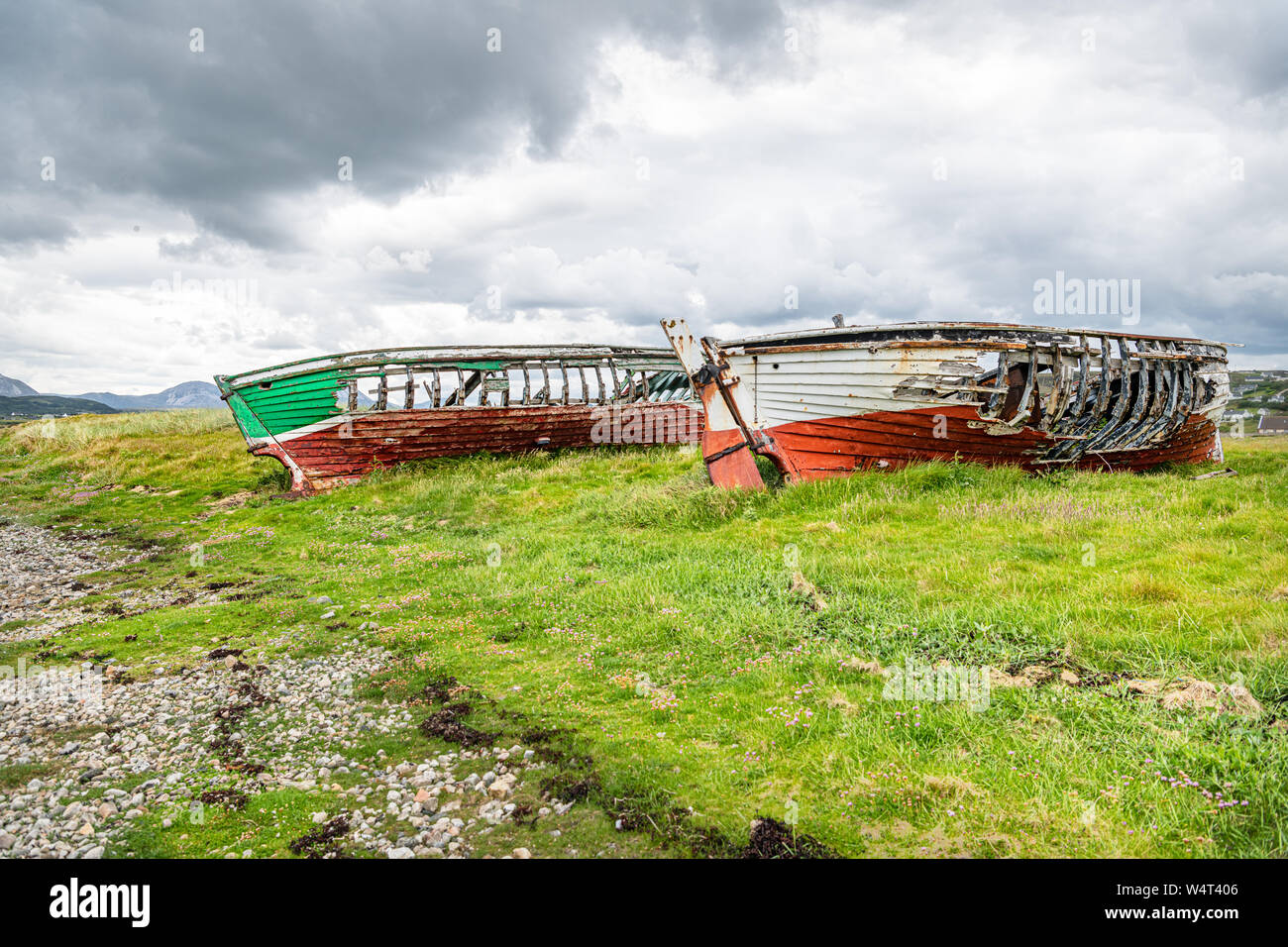 Verlassene Boote, Machaire Rabhartaigh - Magheroarty, Donegal, Irland Stockfoto