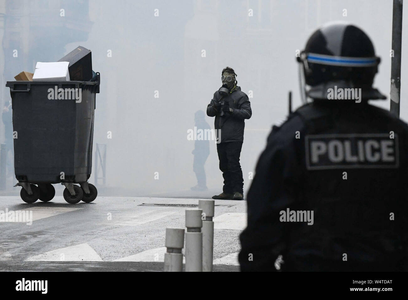 Rouen (Normandie, Frankreich): 10 Demonstration der "gilets Jaunes" (Gelb) soziale Demonstranten auf 2019/01/19. Konfrontation zwischen Pro Stockfoto