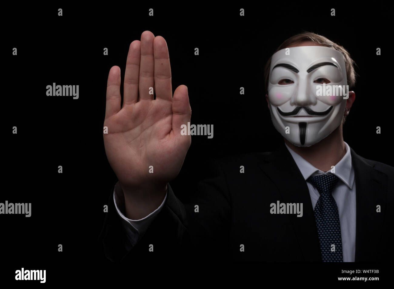 Prag - 6. März: Anonyme Aktivistin Hacker mit Maske studio Shot Stockfoto