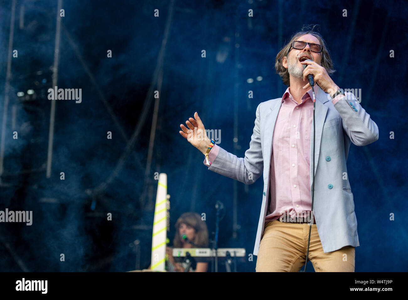 Cheshire, Großbritannien. Juli 2019 20. Jarvis Cocker führt auf der Hauptbühne mit seinem neuen Projekt Jarv ist an Bluedot Festival, Jodrell Bank Observatory Chesire2019, 2019-07-20 Stockfoto