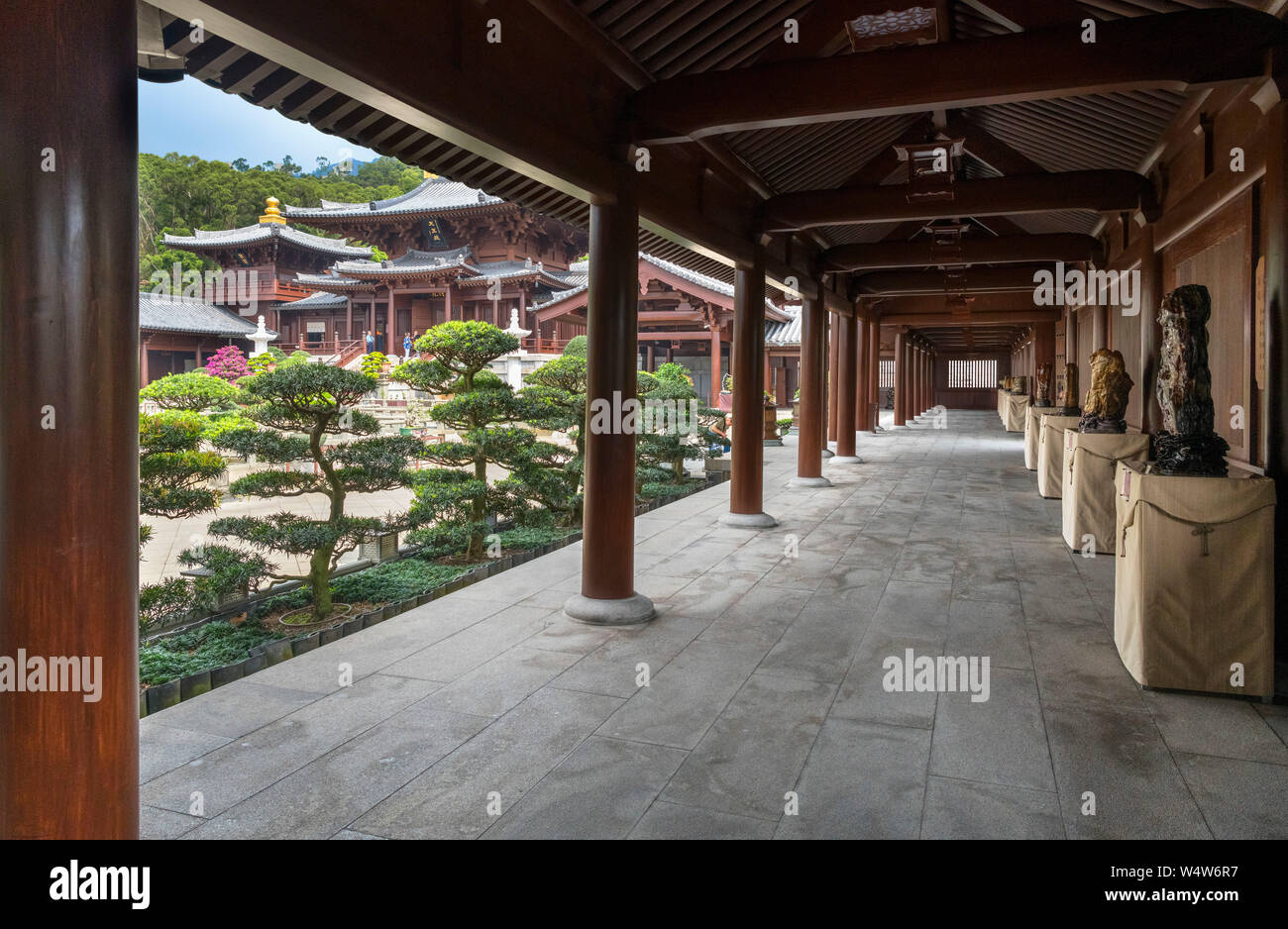 Blick Richtung Haupthalle im Chi Lin Nunnery, Diamond Hill, Kowloon, Hongkong, China Stockfoto