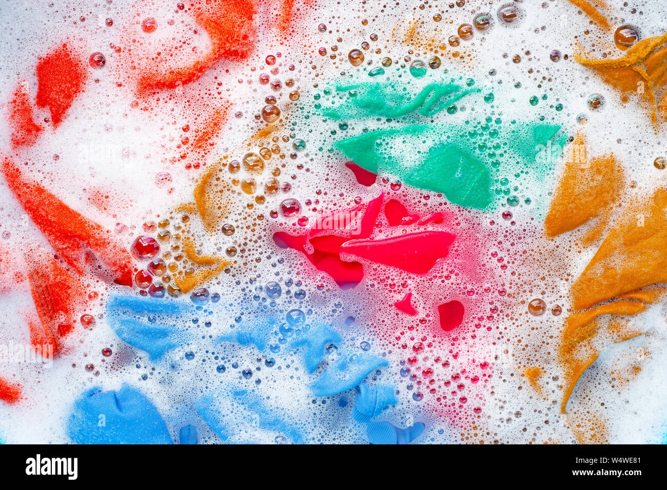 Farbe Kleidung genießen Sie vor dem Waschen. Ansicht von oben Stockfoto