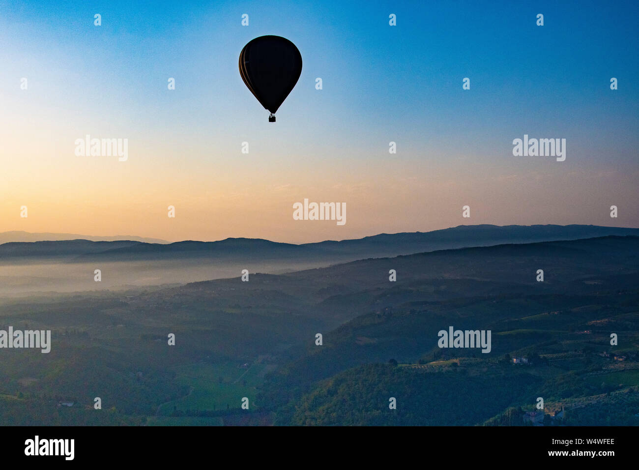 Ballonfahrt über Toskana Tal Stockfoto