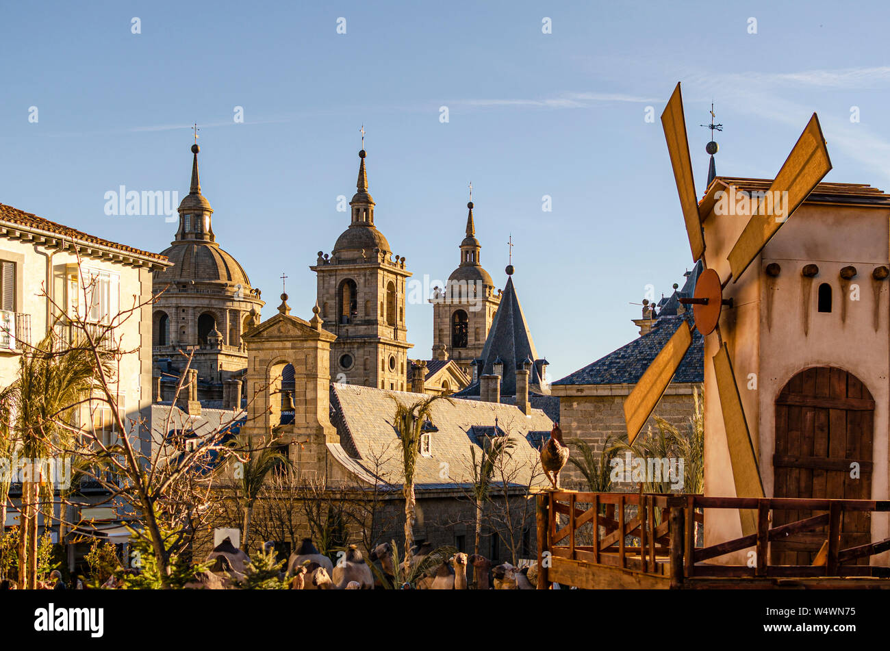 Urlaub mit den Türmen des Kloster von El Escorial im Hintergrund. Madrid Spanien Stockfoto