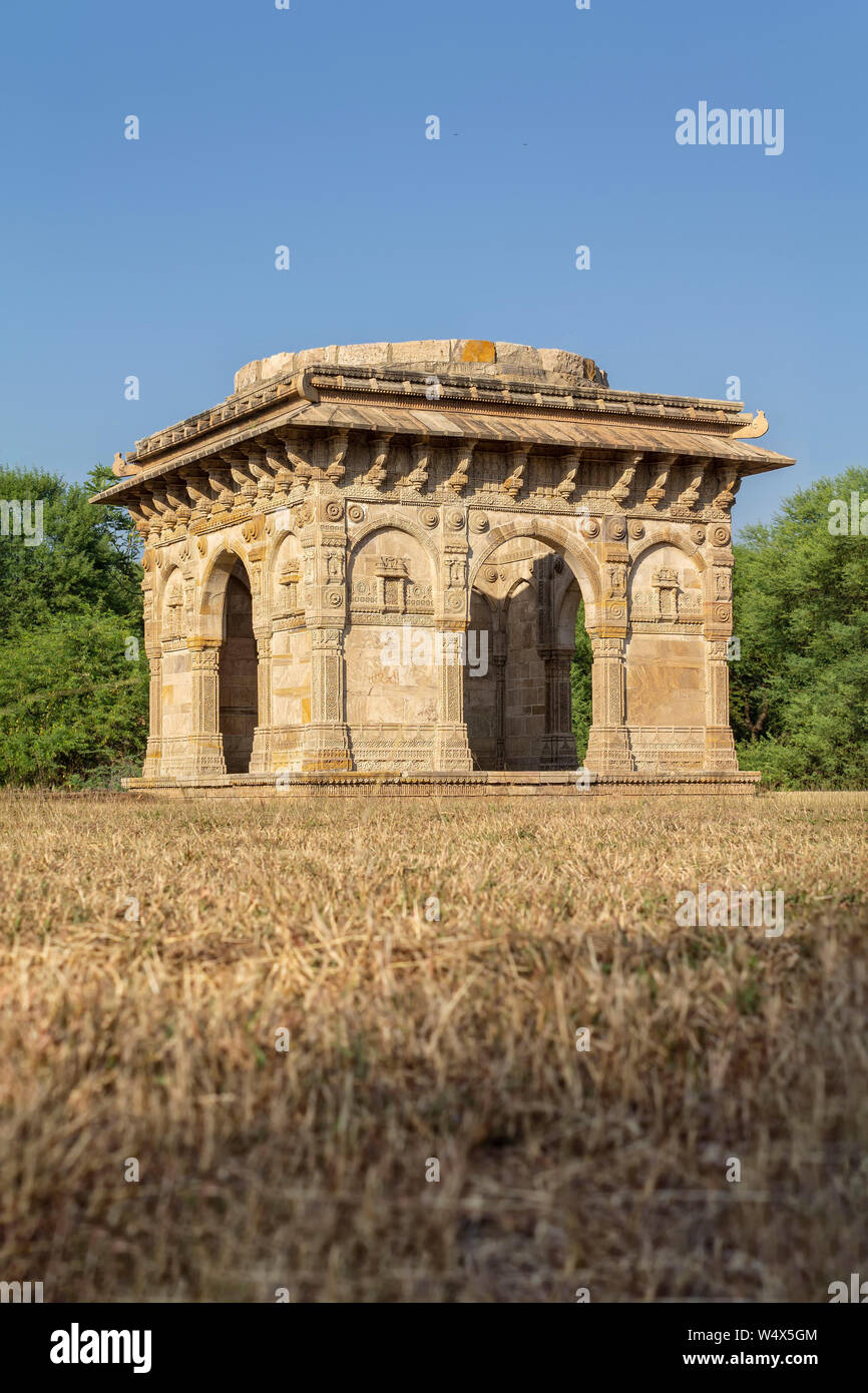 Champaner, India-December Pavagadh, Gujarat, 07, 2014 - Aussicht vom Ehrenmal in der Nähe von Nagina Masjid Stockfoto