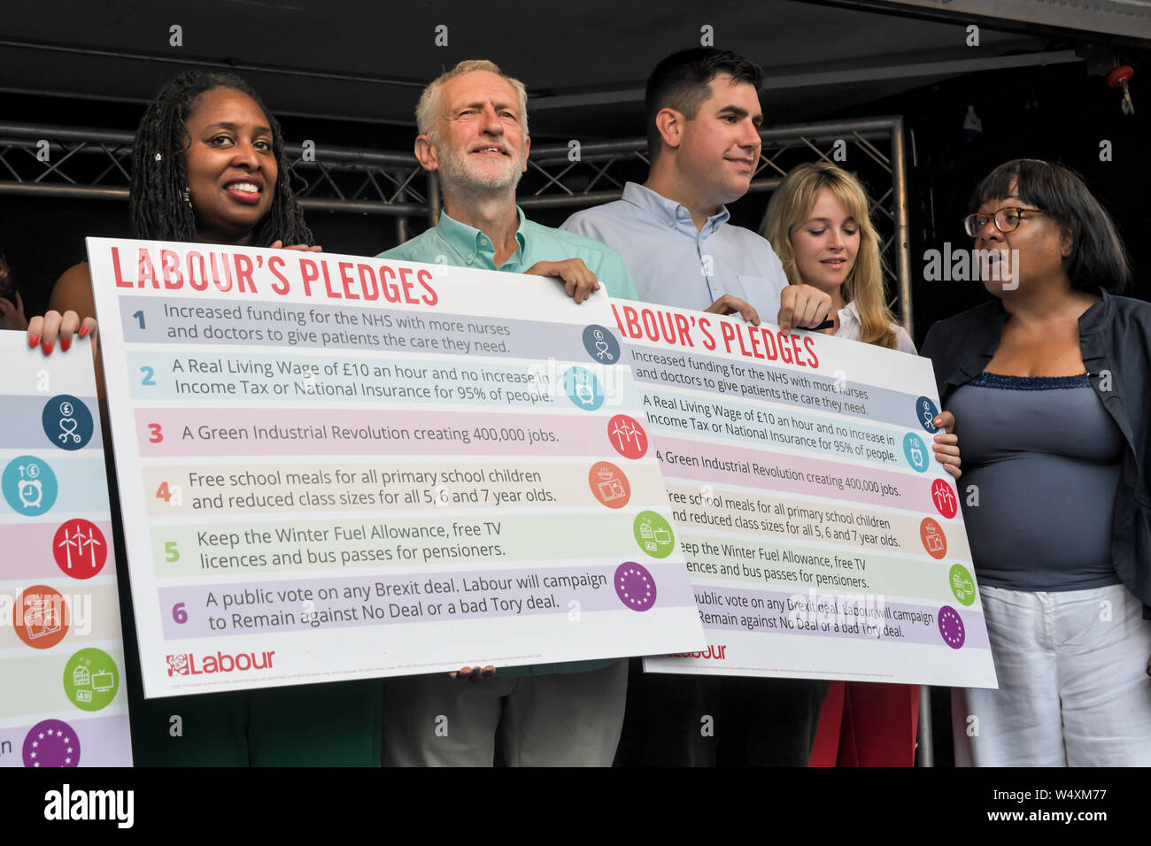 London, Großbritannien. 25. Juli 2019. Hunderte JC Unterstützer teilnehmen Jeremy Corbyn und Rally Nachfrage nach einer allgemeinen Wahl - Jetzt, London, UK am Parliament Square, Großbritannien. Bild Capital/Alamy leben Nachrichten Stockfoto