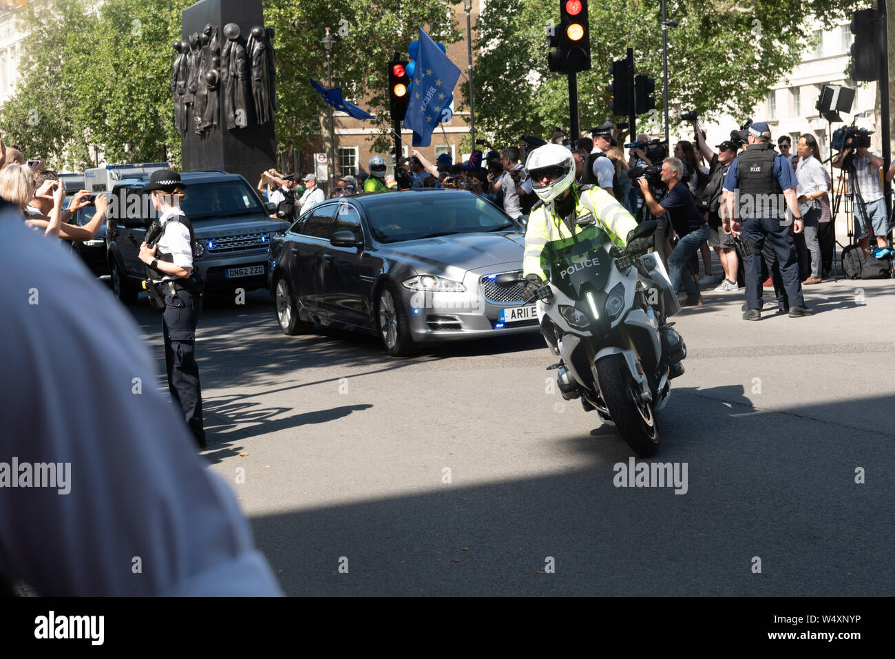 Premierminister Autokolonne und Polizei Eskorte. VEREINIGTES KÖNIGREICH Stockfoto